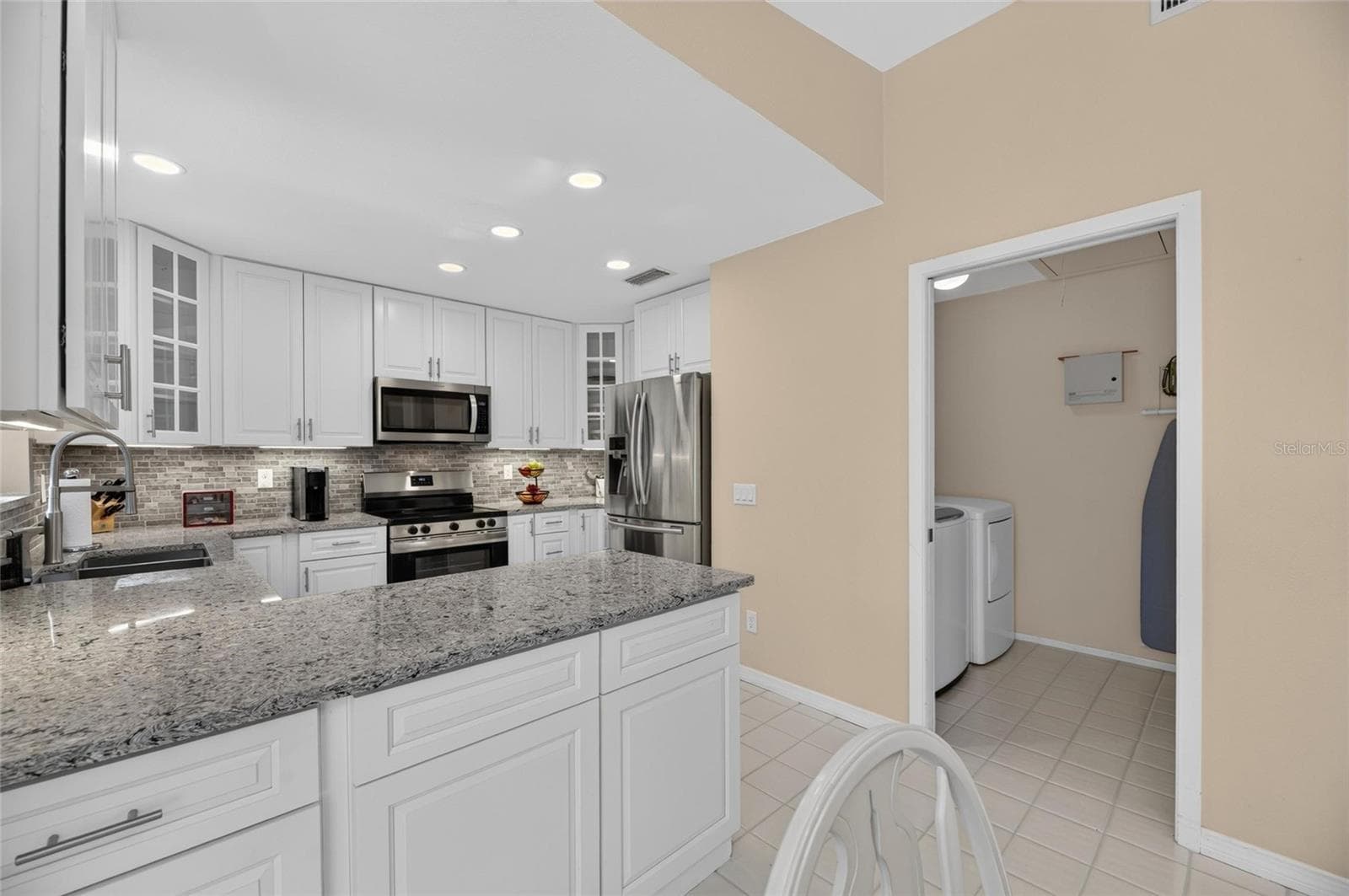 Single Family Residence at 5713 GARDEN LAKES MAJESTIC, BRADENTON, photo 20 of 100