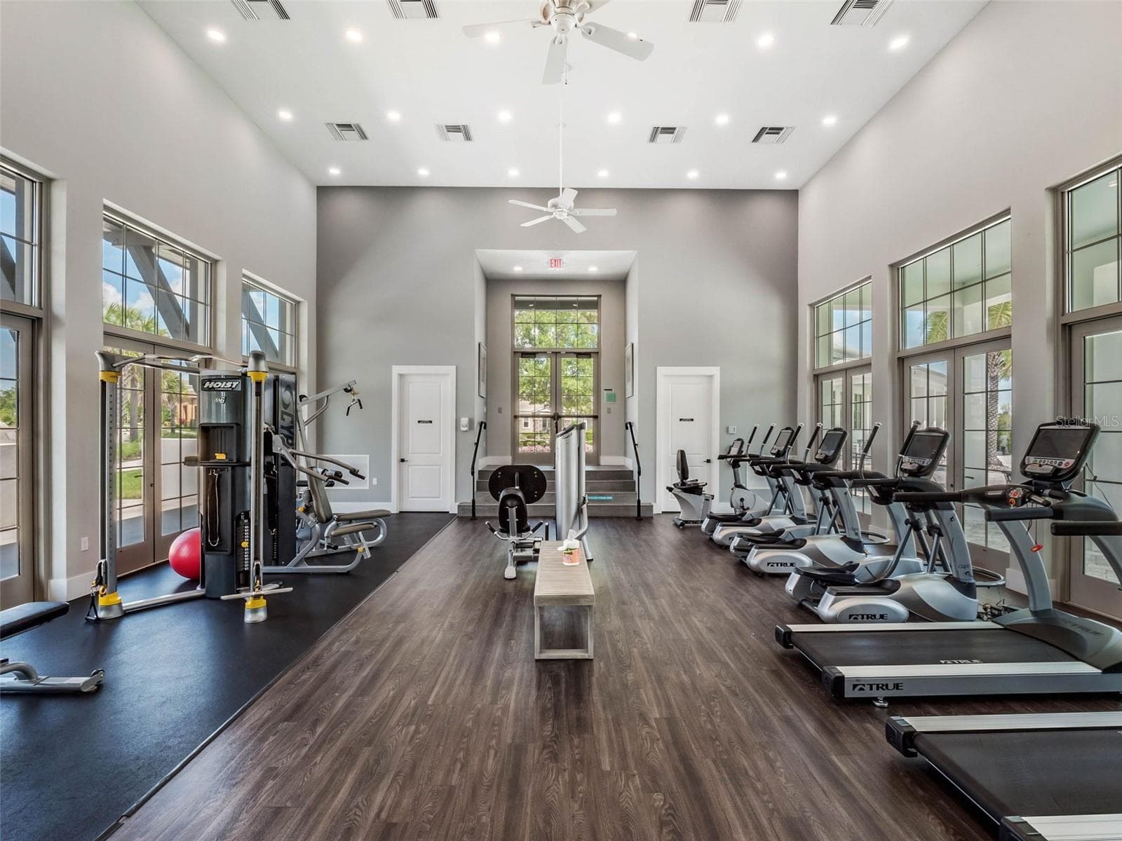 Single Family Residence at 17361 BAL HARBOUR DR, WINTER GARDEN, photo 4 of 10