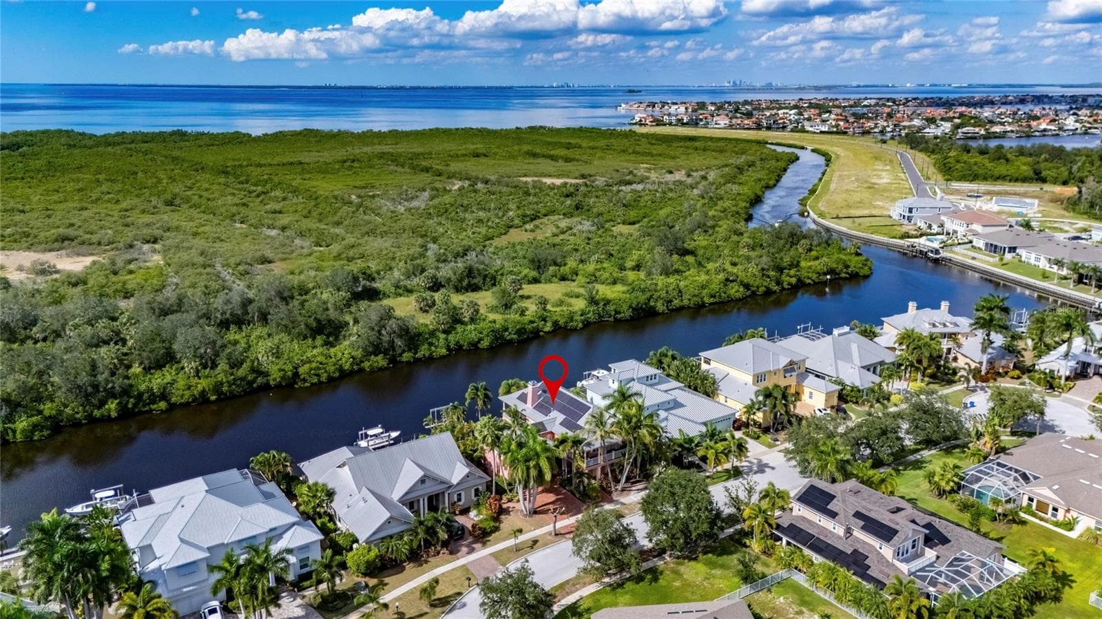 Single Family Residence at 825 ISLEBAY DR, APOLLO BEACH, photo 2 of 100