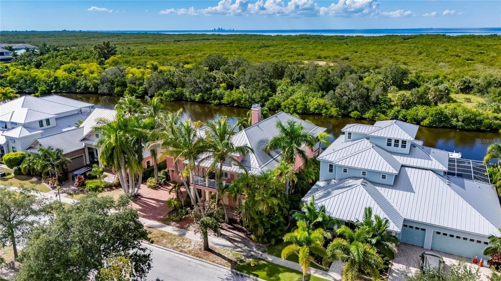 Single Family Residence at 825 ISLEBAY DR, APOLLO BEACH, photo 100 of 100