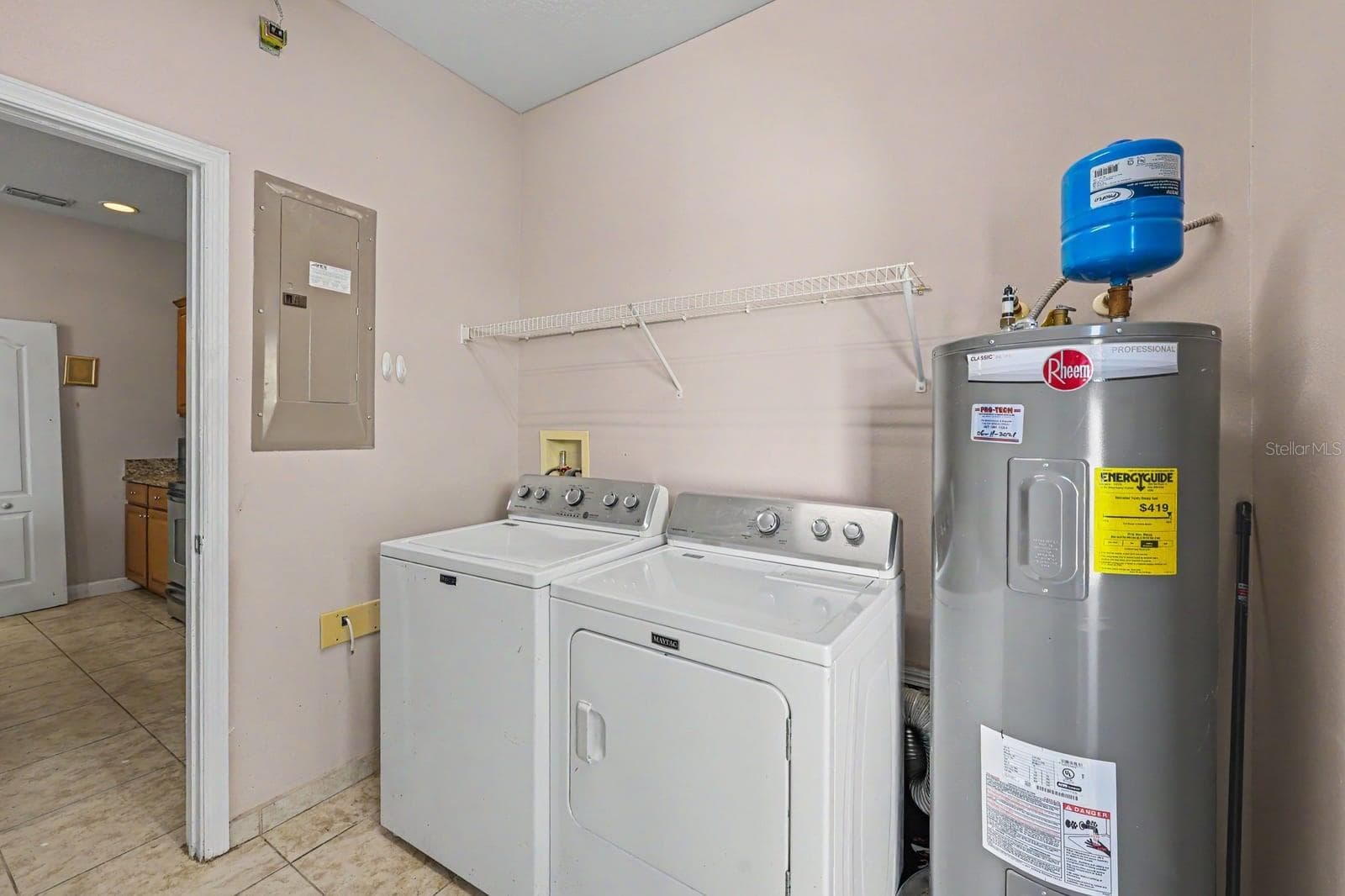 Dedicated Laundry Room with Washer, Dryer & Water Heater - 5705 NEW INDEPENDENCE PKWY, WINTER GARDEN