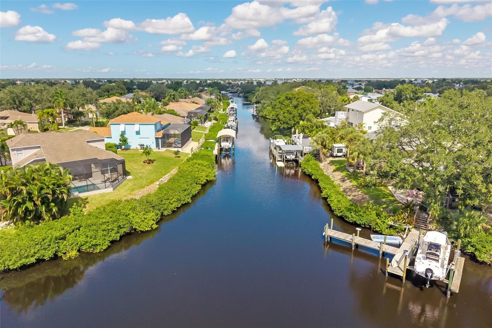 Canal leaving “culdesac” to Manatee River - 124 41ST CIR E, BRADENTON