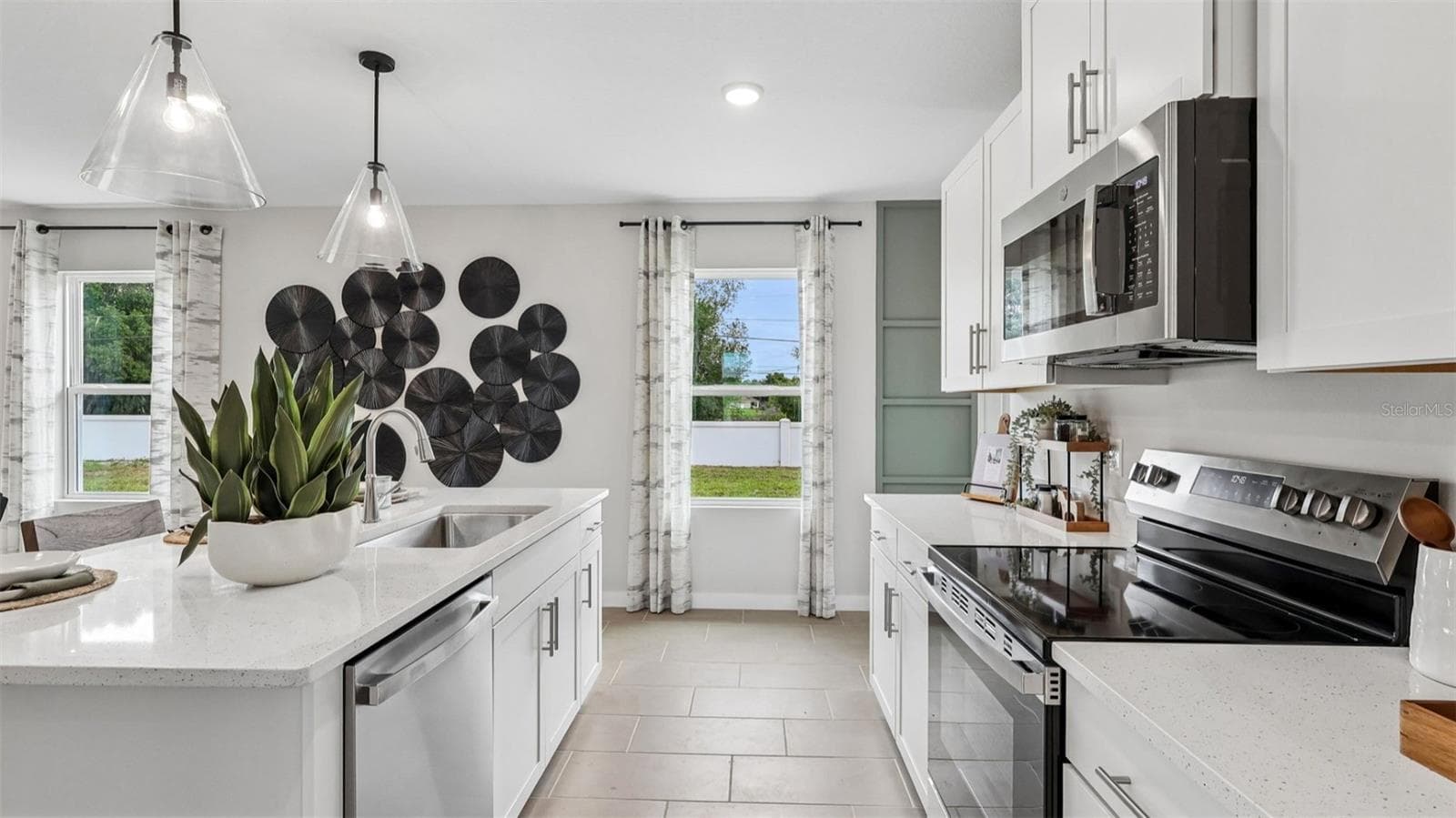 Single Family Residence at 1956 DIAMOND HEAD CIR, LAKE HAMILTON, photo 11 of 31