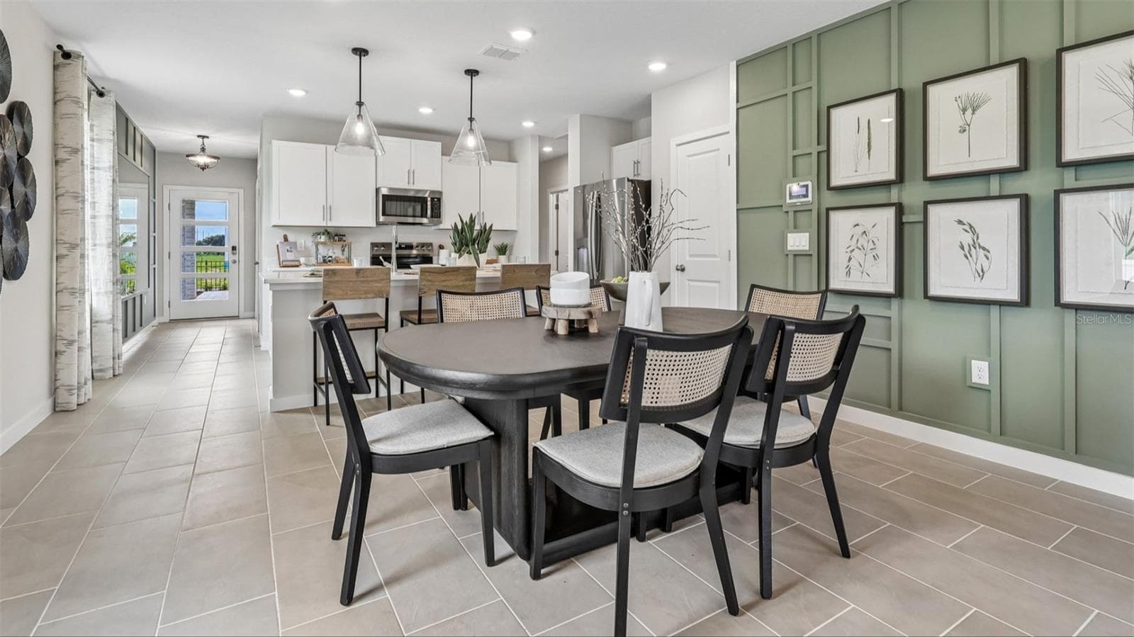 Single Family Residence at 1956 DIAMOND HEAD CIR, LAKE HAMILTON, photo 14 of 31