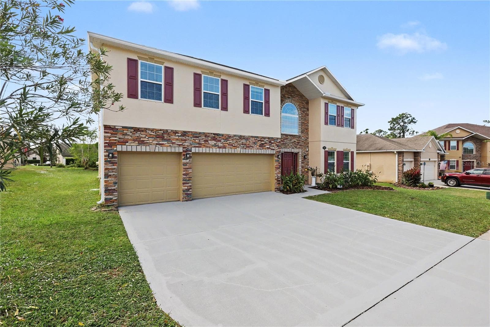 Single Family Residence at 580 L M DAVEY LN, TITUSVILLE, photo 2 of 27