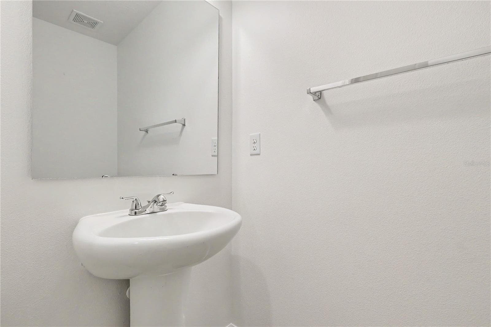 Single Family Residence at 580 L M DAVEY LN, TITUSVILLE, photo 10 of 27