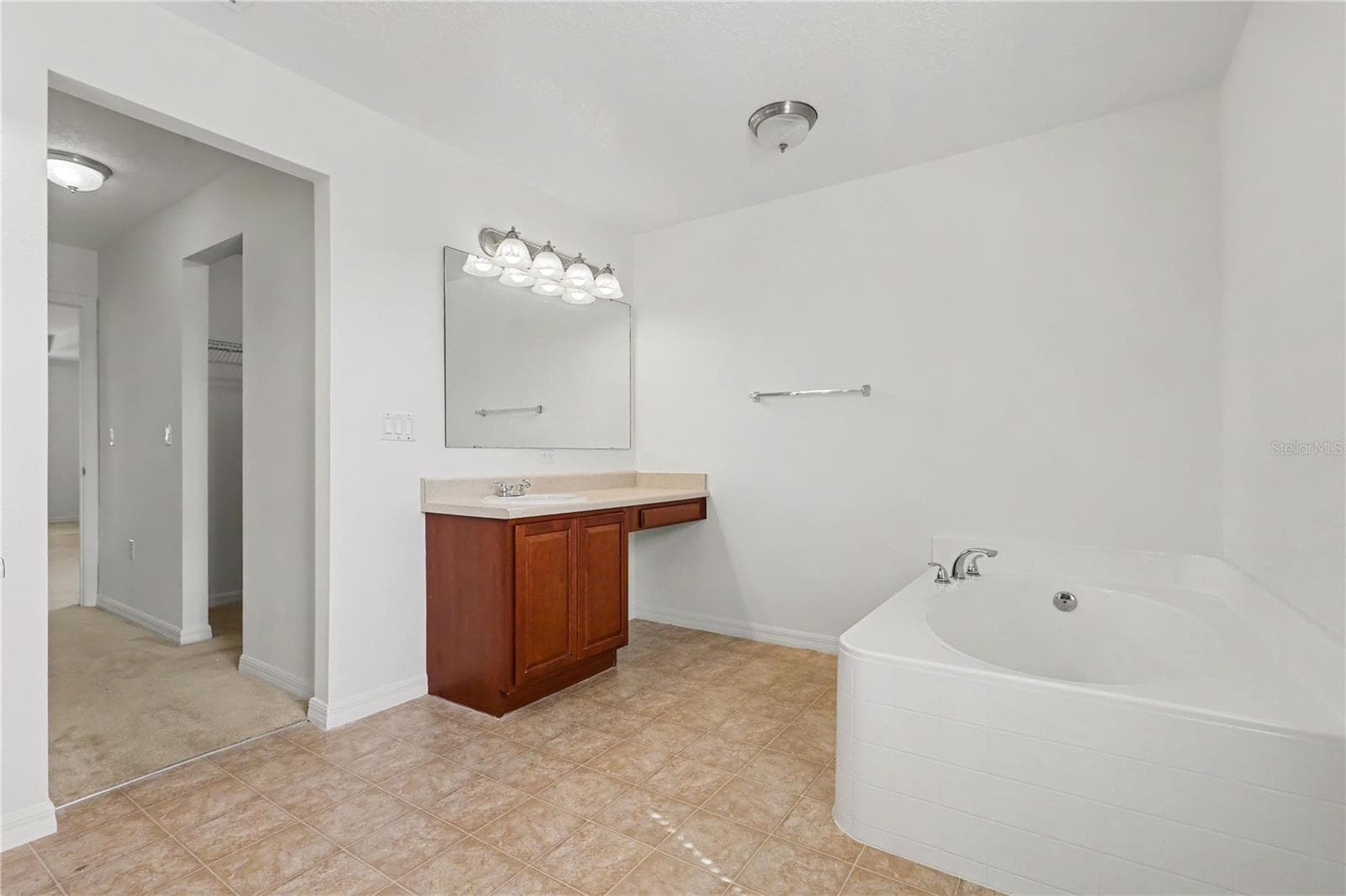 primary master bathroom - 580 L M DAVEY LN, TITUSVILLE
