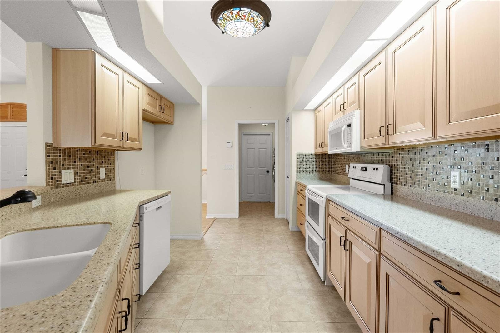 Single Family Residence at 12404 PALM RIDGE DR, SAN ANTONIO, photo 12 of 47