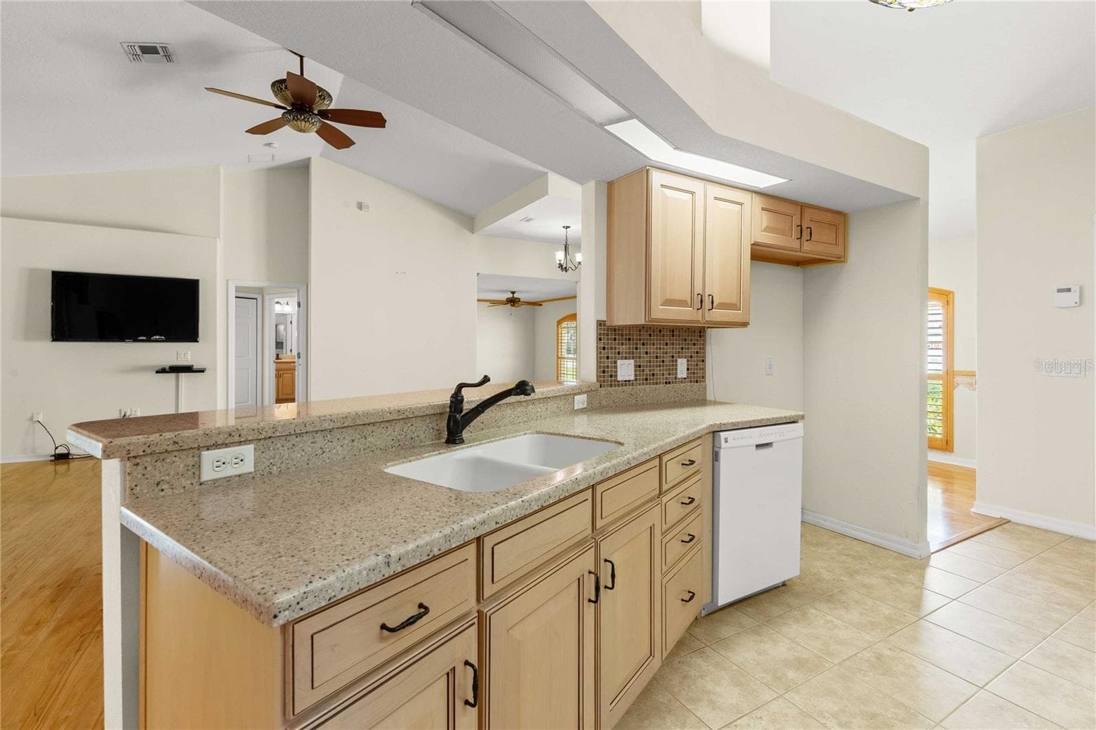 Single Family Residence at 12404 PALM RIDGE DR, SAN ANTONIO, photo 13 of 47