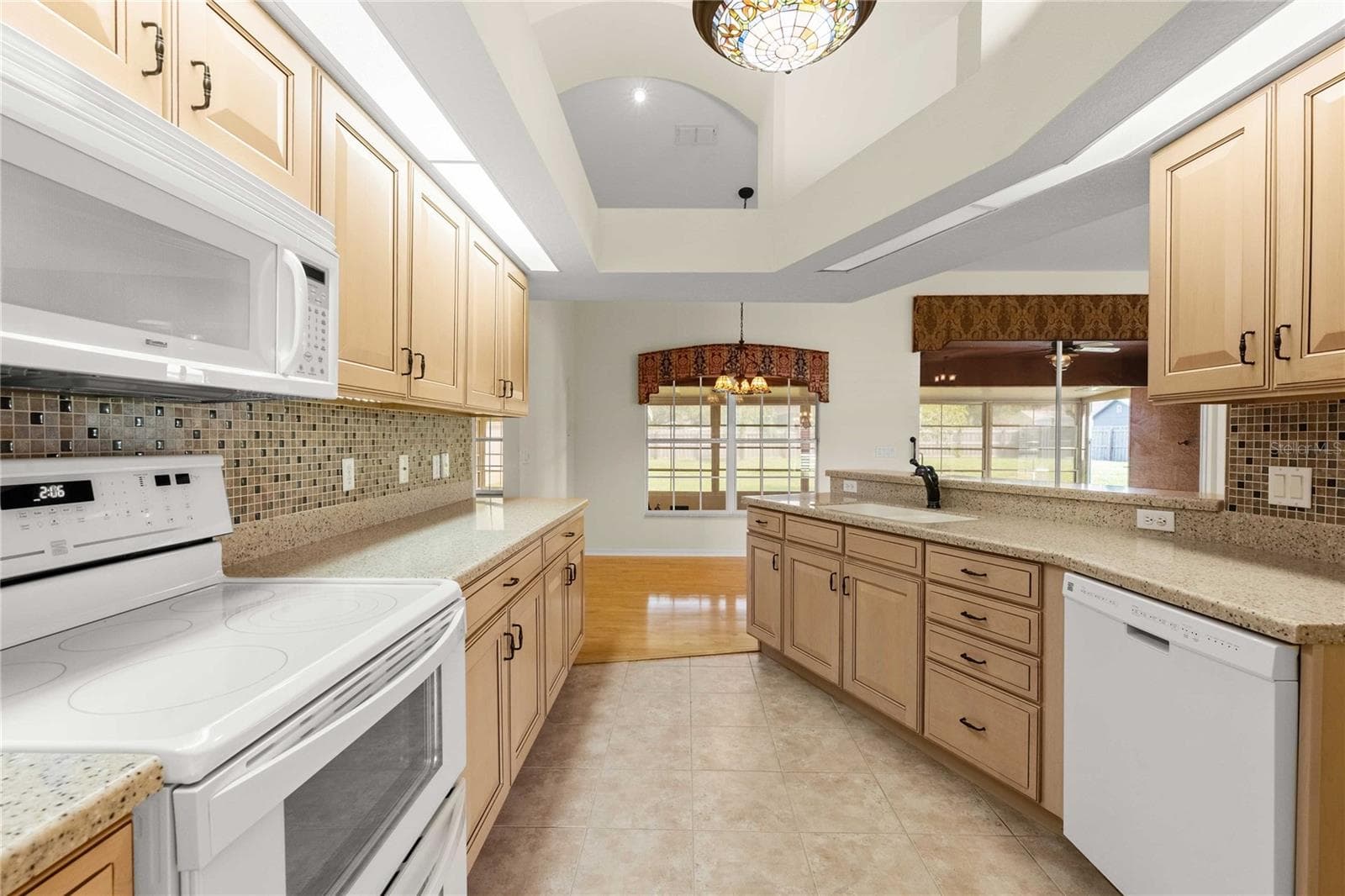 Single Family Residence at 12404 PALM RIDGE DR, SAN ANTONIO, photo 14 of 47