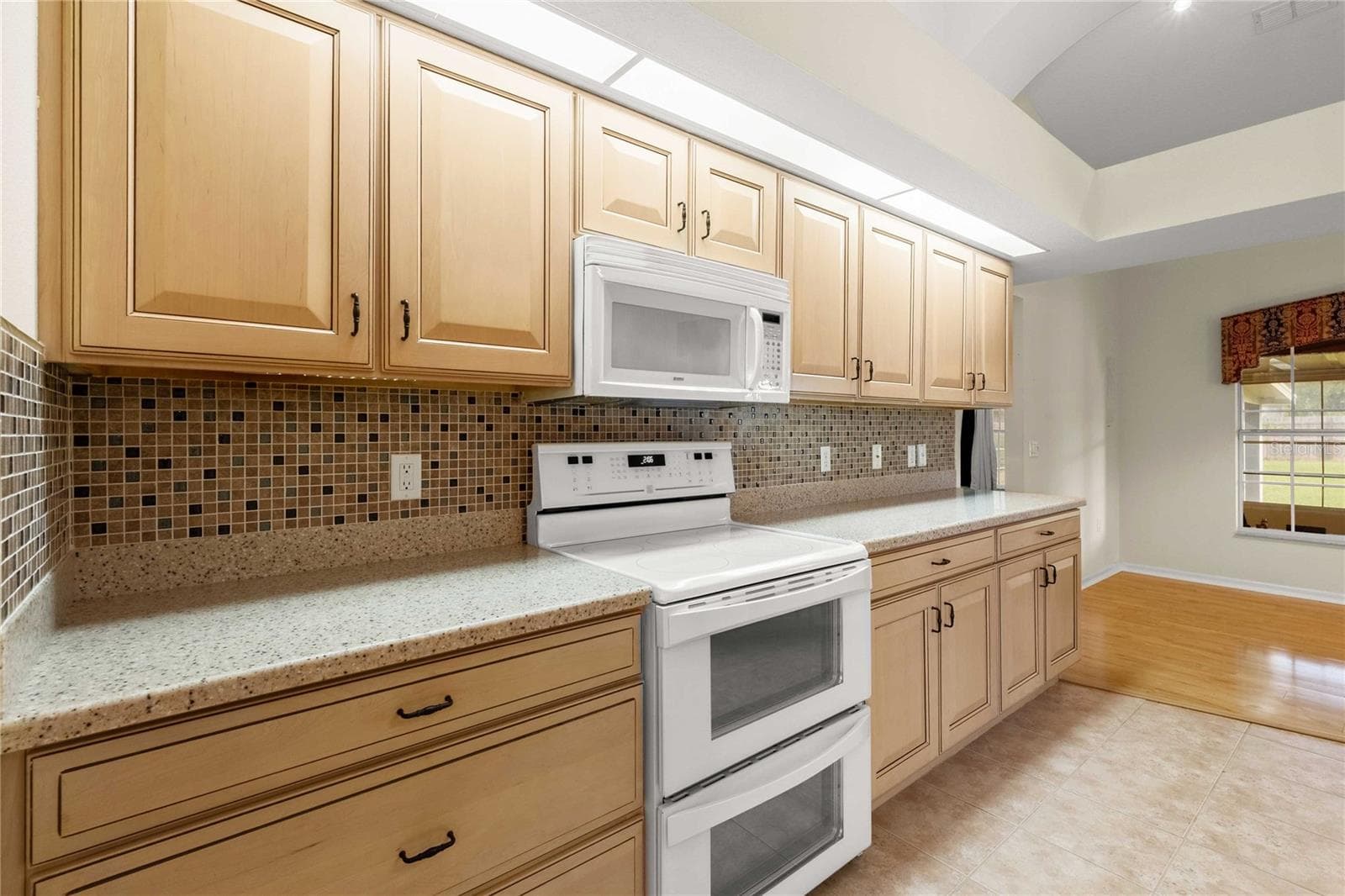Single Family Residence at 12404 PALM RIDGE DR, SAN ANTONIO, photo 15 of 47