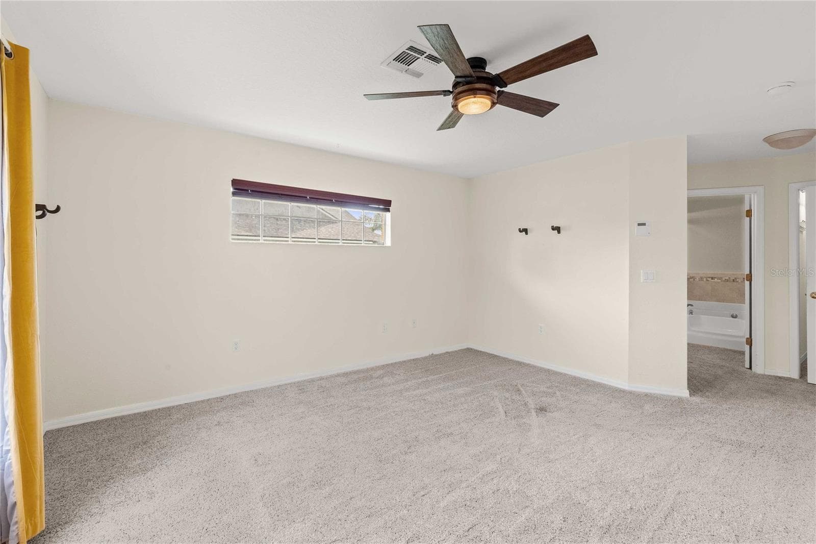Single Family Residence at 12404 PALM RIDGE DR, SAN ANTONIO, photo 18 of 47