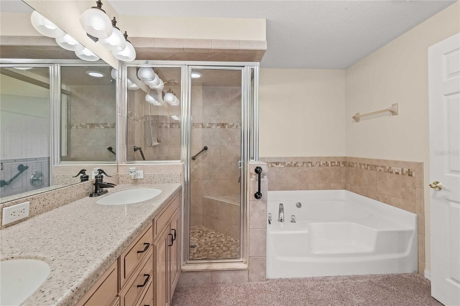 Single Family Residence at 12404 PALM RIDGE DR, SAN ANTONIO, photo 21 of 47