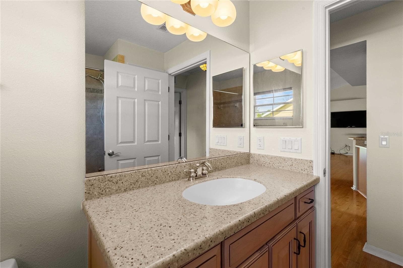 Single Family Residence at 12404 PALM RIDGE DR, SAN ANTONIO, photo 25 of 47