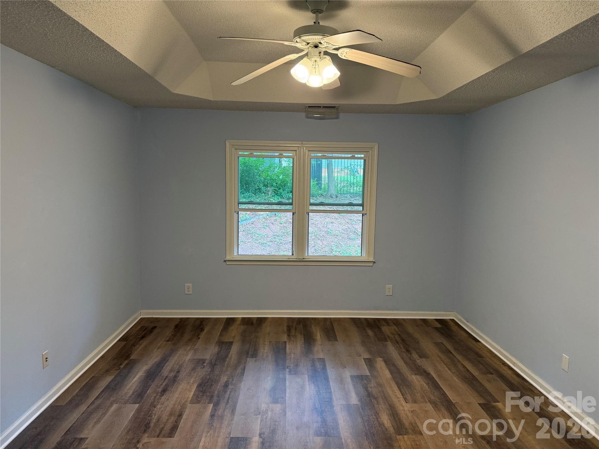 Single Family Residence at 137 Citation Drive, Mooresville, photo 9 of 14