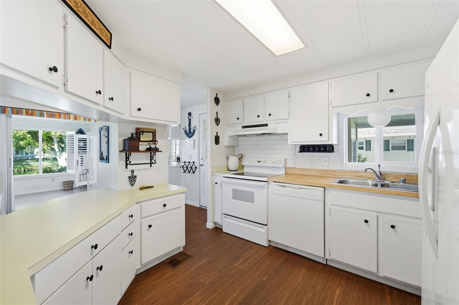 Manufactured Home at 110 MARTINIQUE RD, NORTH PORT, photo 28 of 73