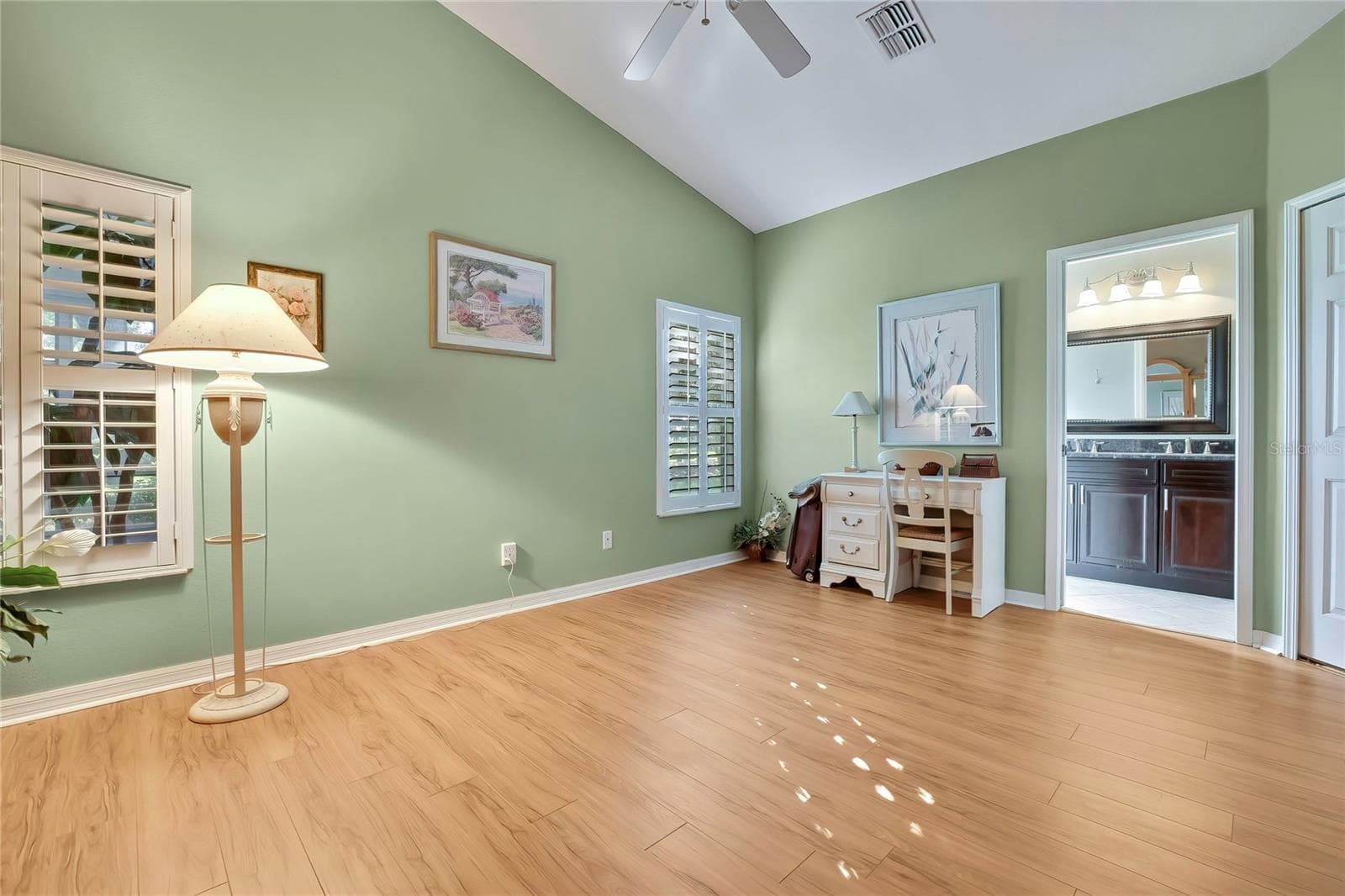Primary Bedroom with en suite - 300 HARTFORD CT, SPRING HILL