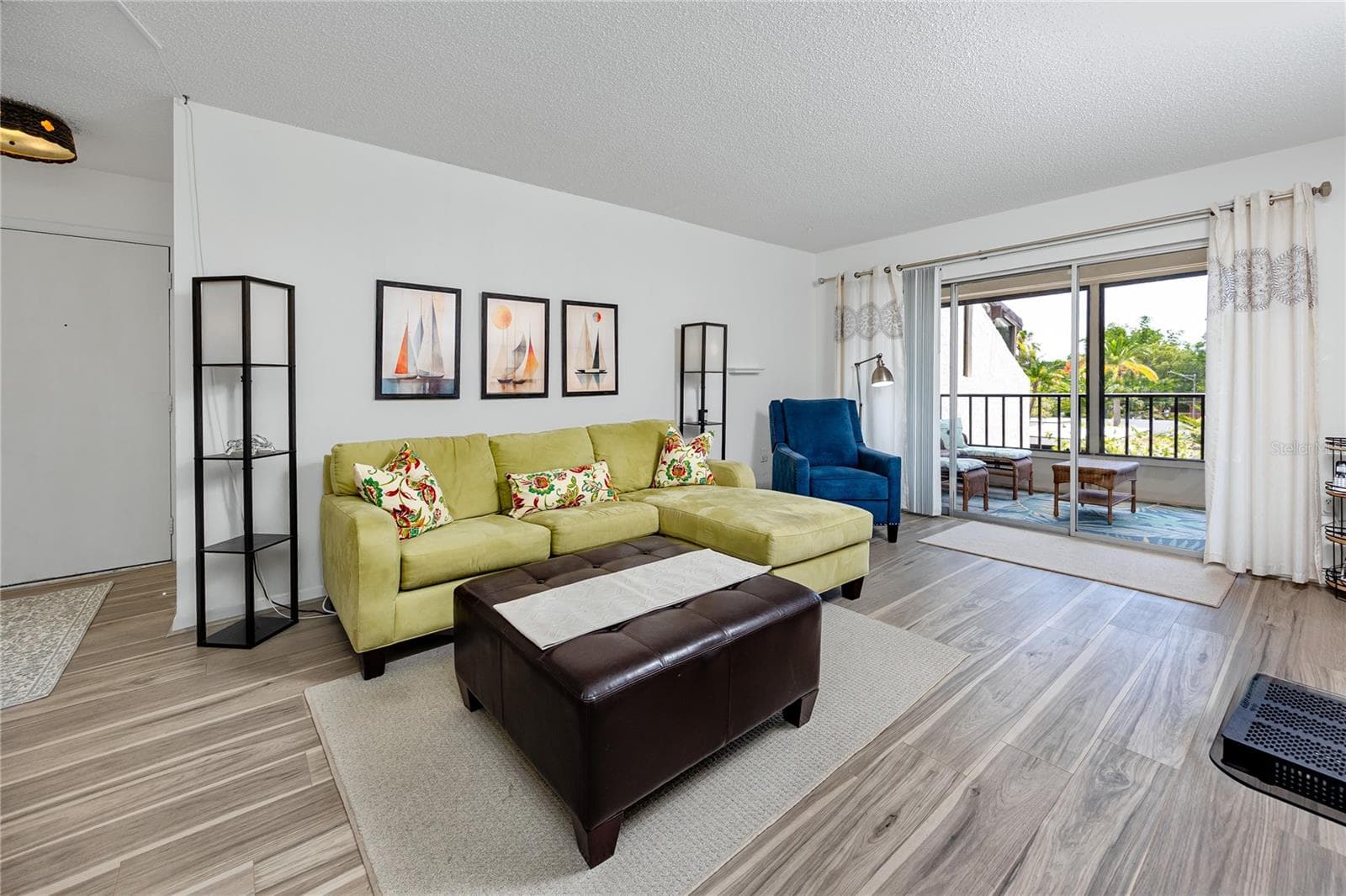 Condominium at 2207 BELLEAIR RD #B30, CLEARWATER, photo 13 of 44