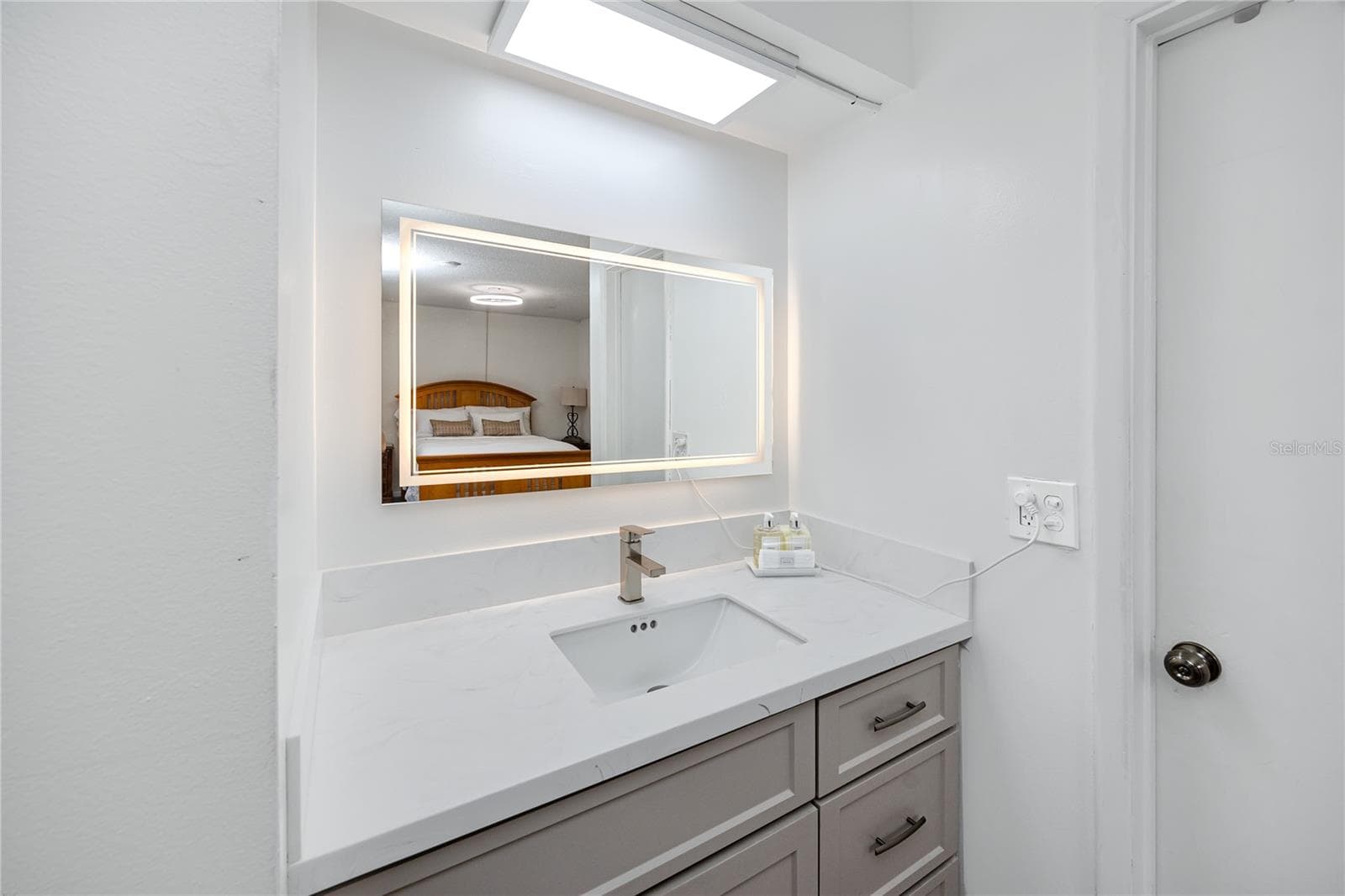 Condominium at 2207 BELLEAIR RD #B30, CLEARWATER, photo 28 of 44