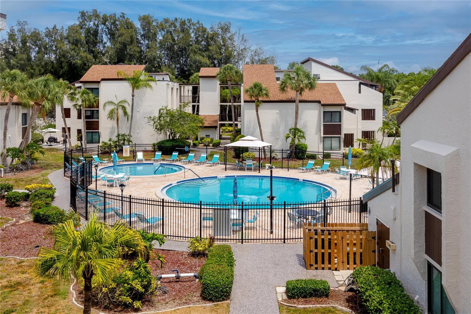 Condominium at 2207 BELLEAIR RD #B30, CLEARWATER, photo 37 of 44