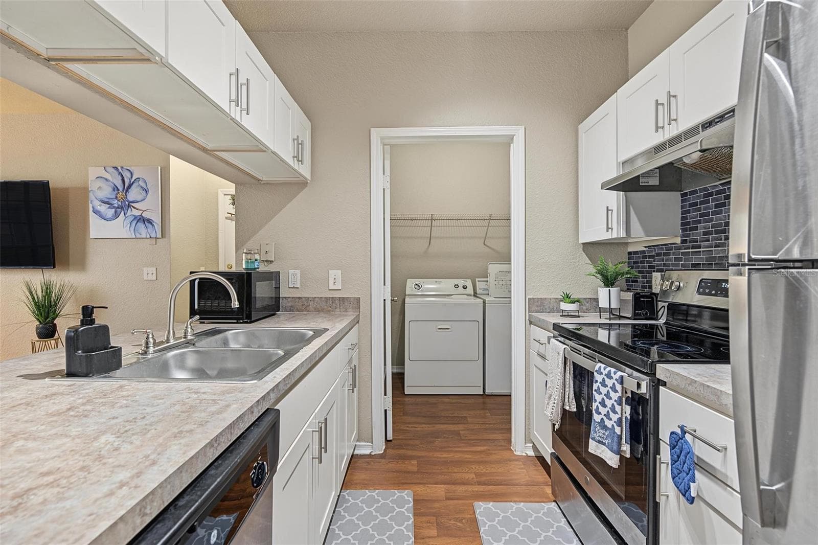 Updated Kitchen - 13123 Sanctuary Cove Drive - Unit 104 - 13123 SANCTUARY COVE DR #104, TEMPLE TERRACE
