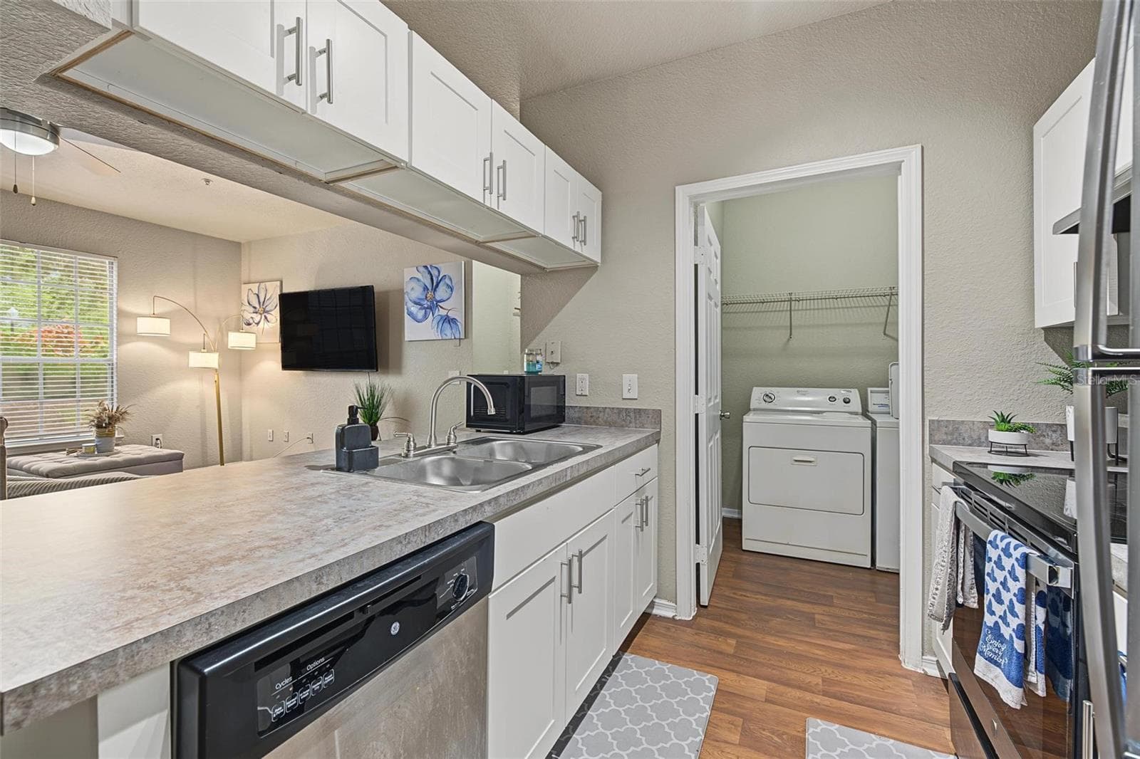 Updated Kitchen - 13123 Sanctuary Cove Drive - Unit 104 - 13123 SANCTUARY COVE DR #104, TEMPLE TERRACE