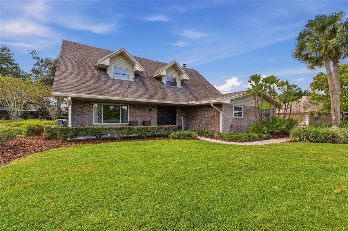 Single Family Residence at 70 GREENFIELD CT, WINTER HAVEN, photo 2 of 38