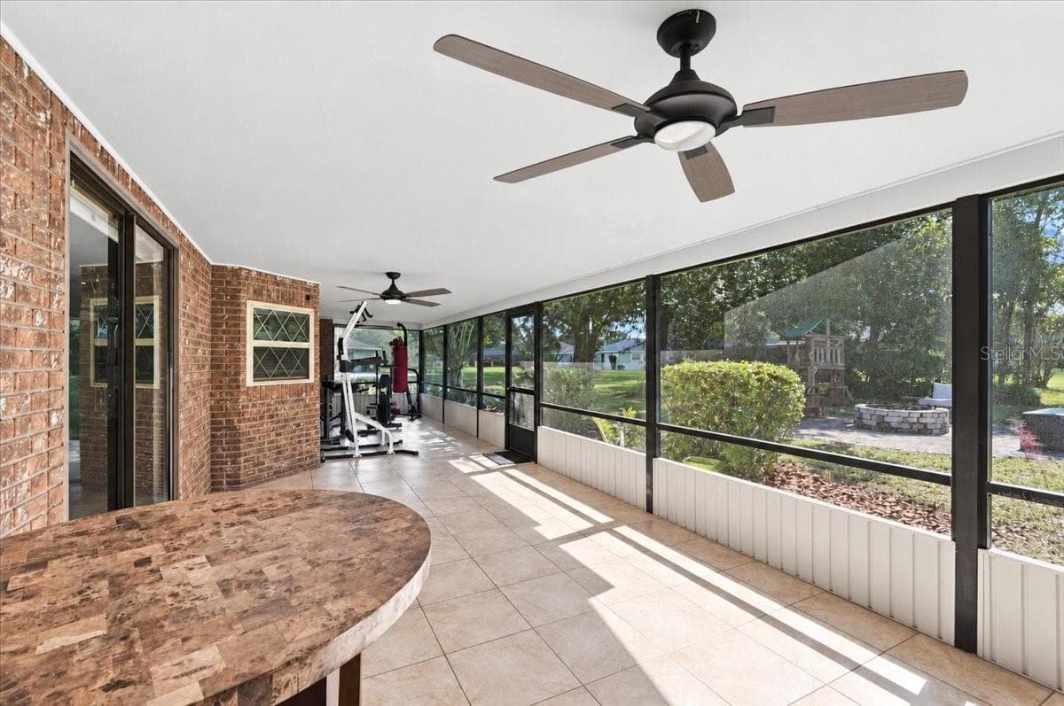 Single Family Residence at 70 GREENFIELD CT, WINTER HAVEN, photo 7 of 38