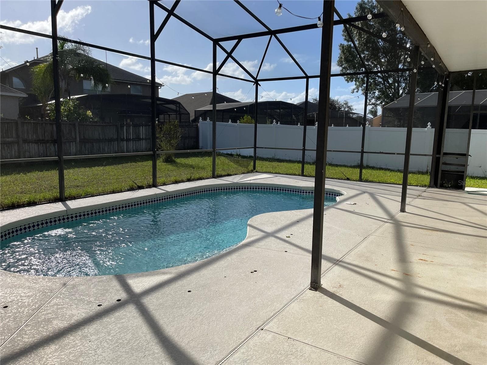 Single Family Residence at 1322 ROYAL SAINT GEORGE DR, ORLANDO, photo 2 of 13