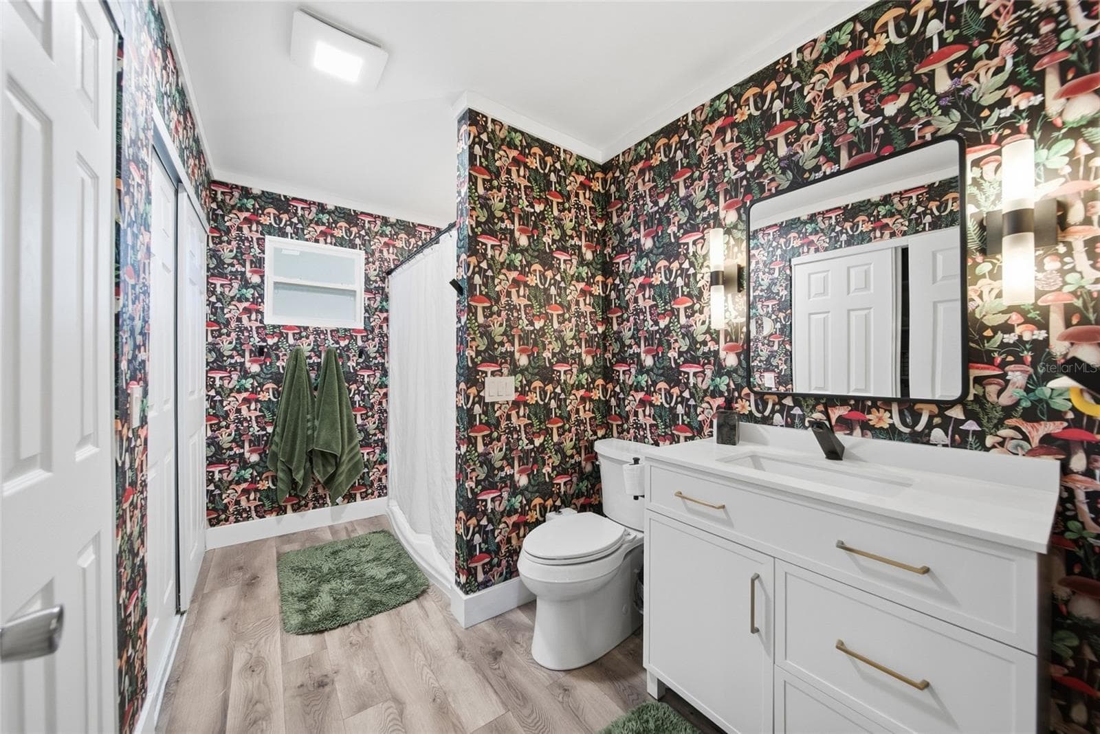 Primary bathroom - 12234 PHYLLIS LN, HUDSON