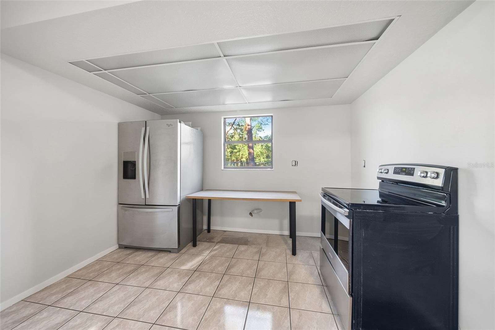 In Law Suite kitchen - 12234 PHYLLIS LN, HUDSON
