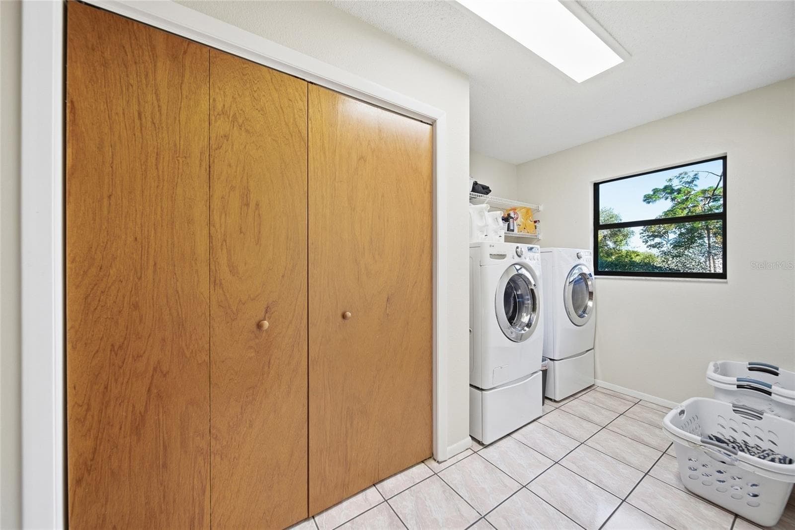 Laundry - 12234 PHYLLIS LN, HUDSON