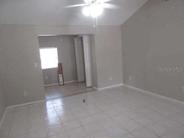 Half Duplex at 10217 CARRIAGE GLEN CT, TAMPA, photo 2 of 6
