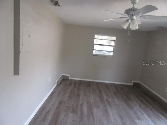 Half Duplex at 10217 CARRIAGE GLEN CT, TAMPA, photo 4 of 6
