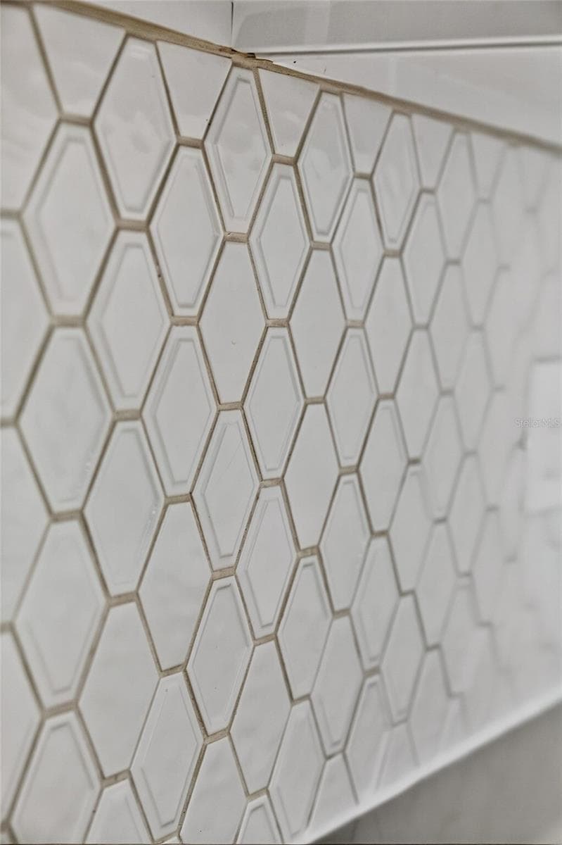 Backsplash - 2960 ANGELONIA THORN WAY, CLERMONT
