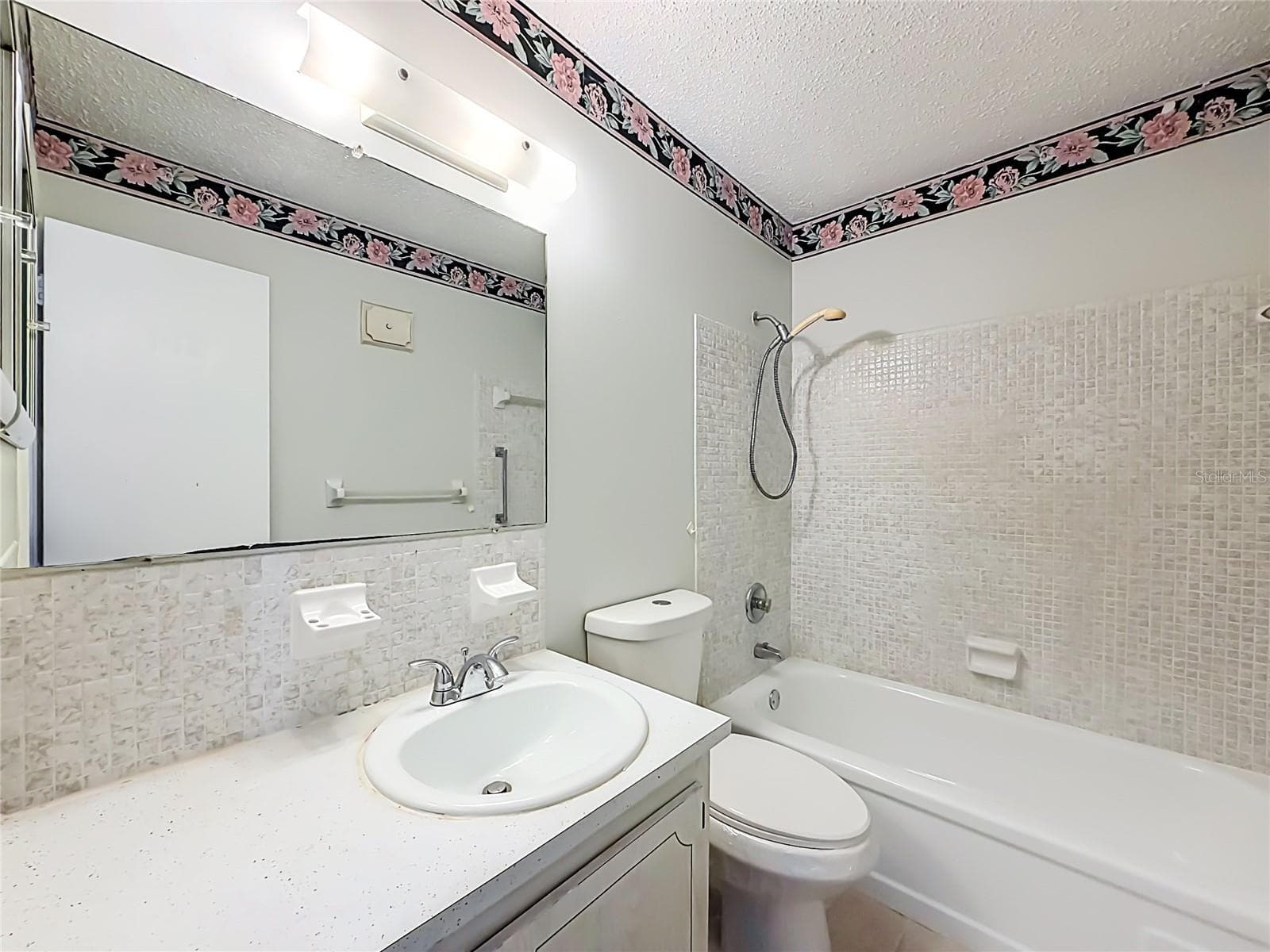 hall bathroom - 3128 59TH ST S #204, GULFPORT