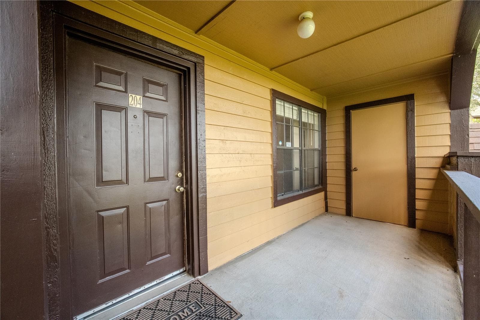 315 LAKEPOINTE DR #204
