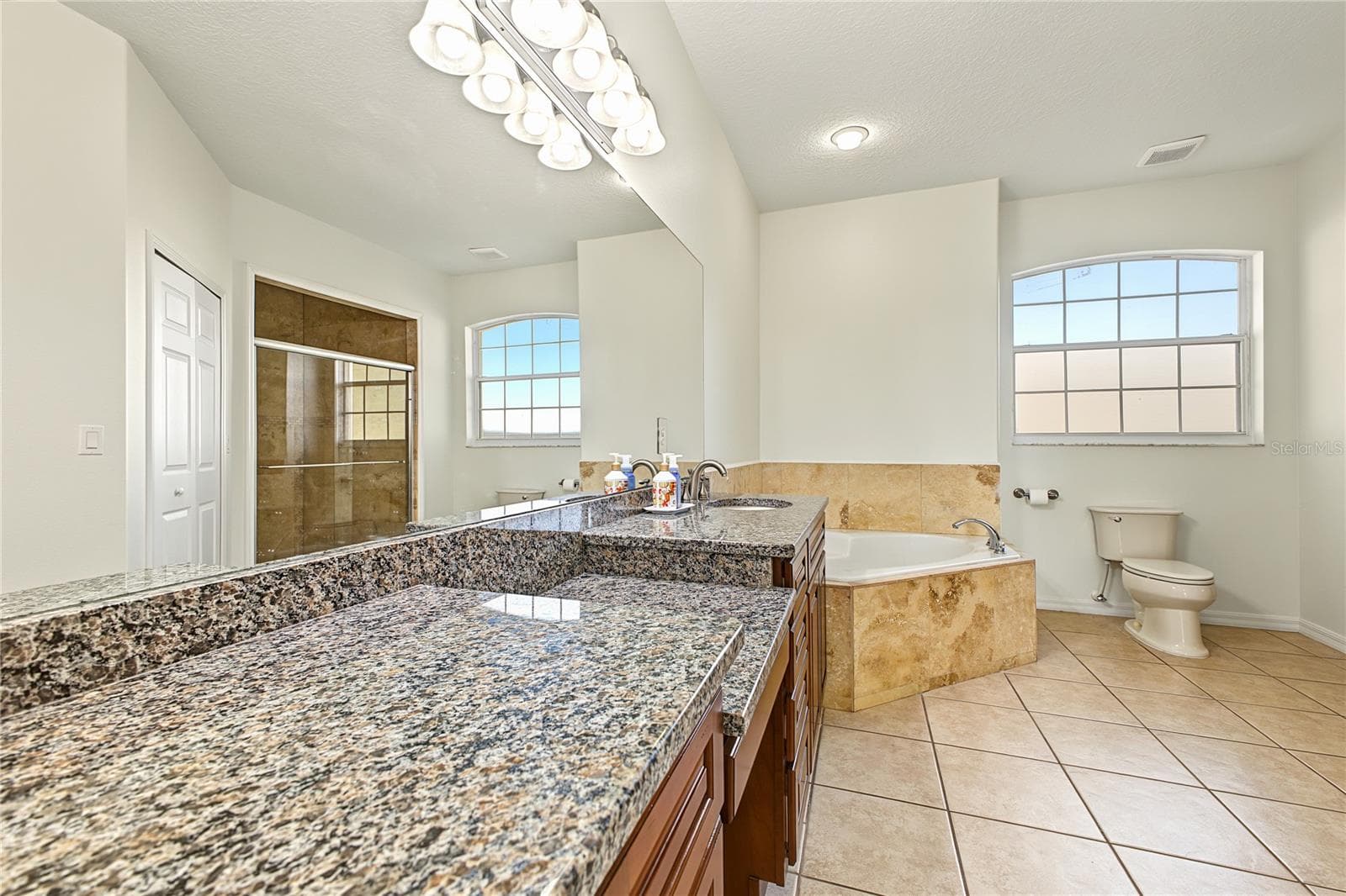 Single Family Residence at 14028 VISTA DEL LAGO BLVD, CLERMONT, photo 18 of 35