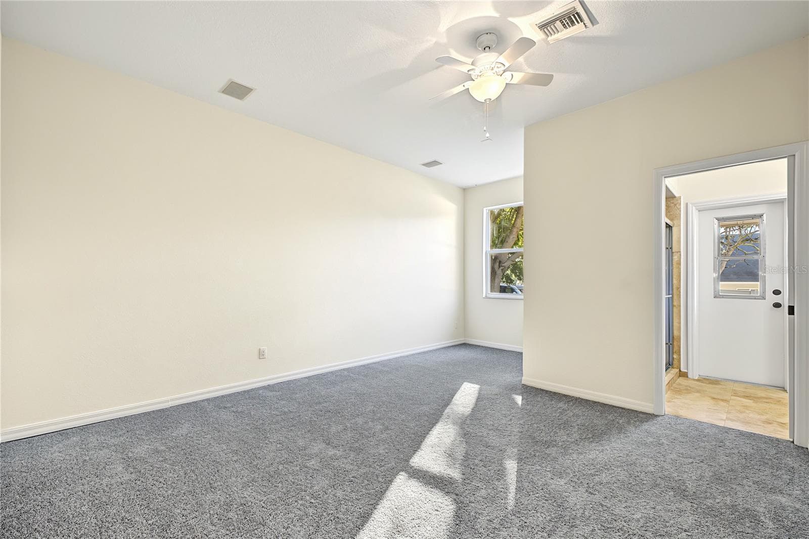 Single Family Residence at 14028 VISTA DEL LAGO BLVD, CLERMONT, photo 24 of 35