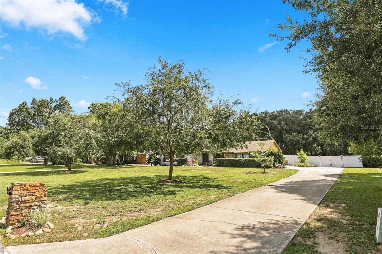 Single Family Residence at 2460 E CROOKED LAKE CLUB BLVD, EUSTIS, photo 3 of 45
