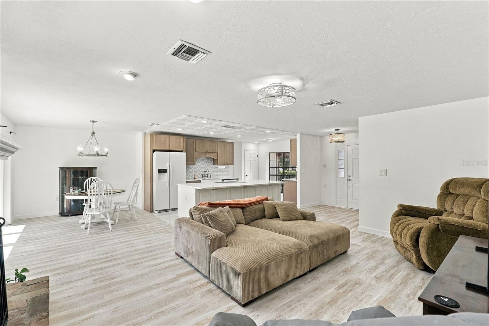 Single Family Residence at 2460 E CROOKED LAKE CLUB BLVD, EUSTIS, photo 21 of 45