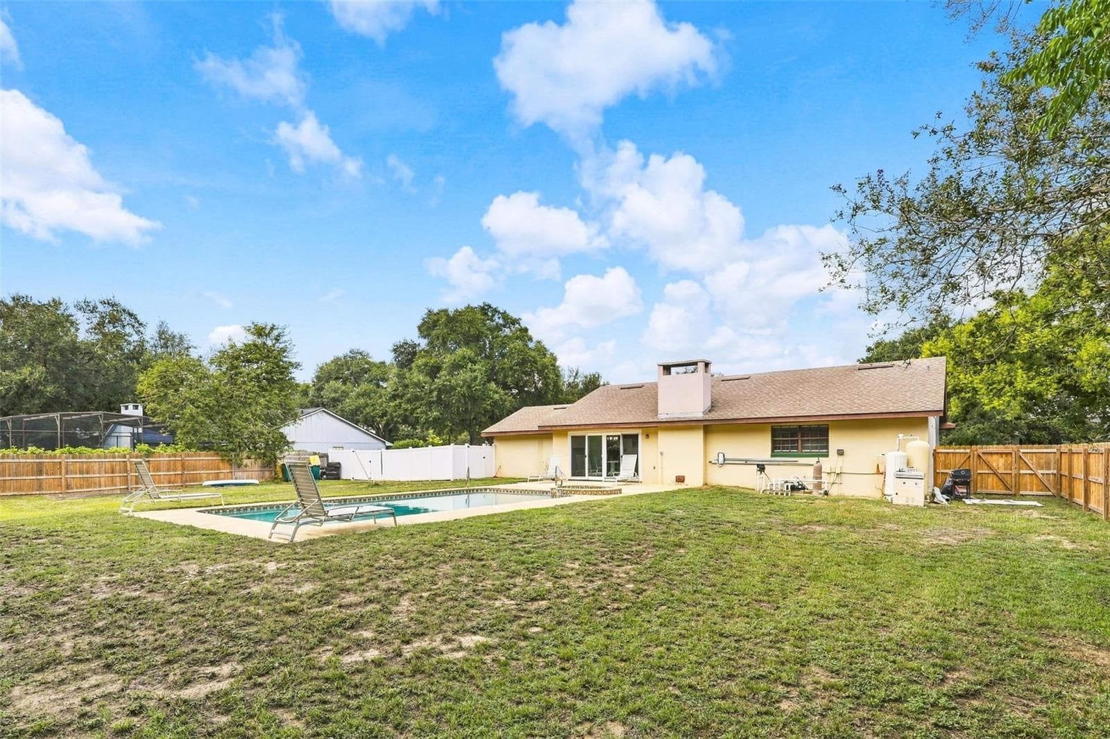 Single Family Residence at 2460 E CROOKED LAKE CLUB BLVD, EUSTIS, photo 35 of 45