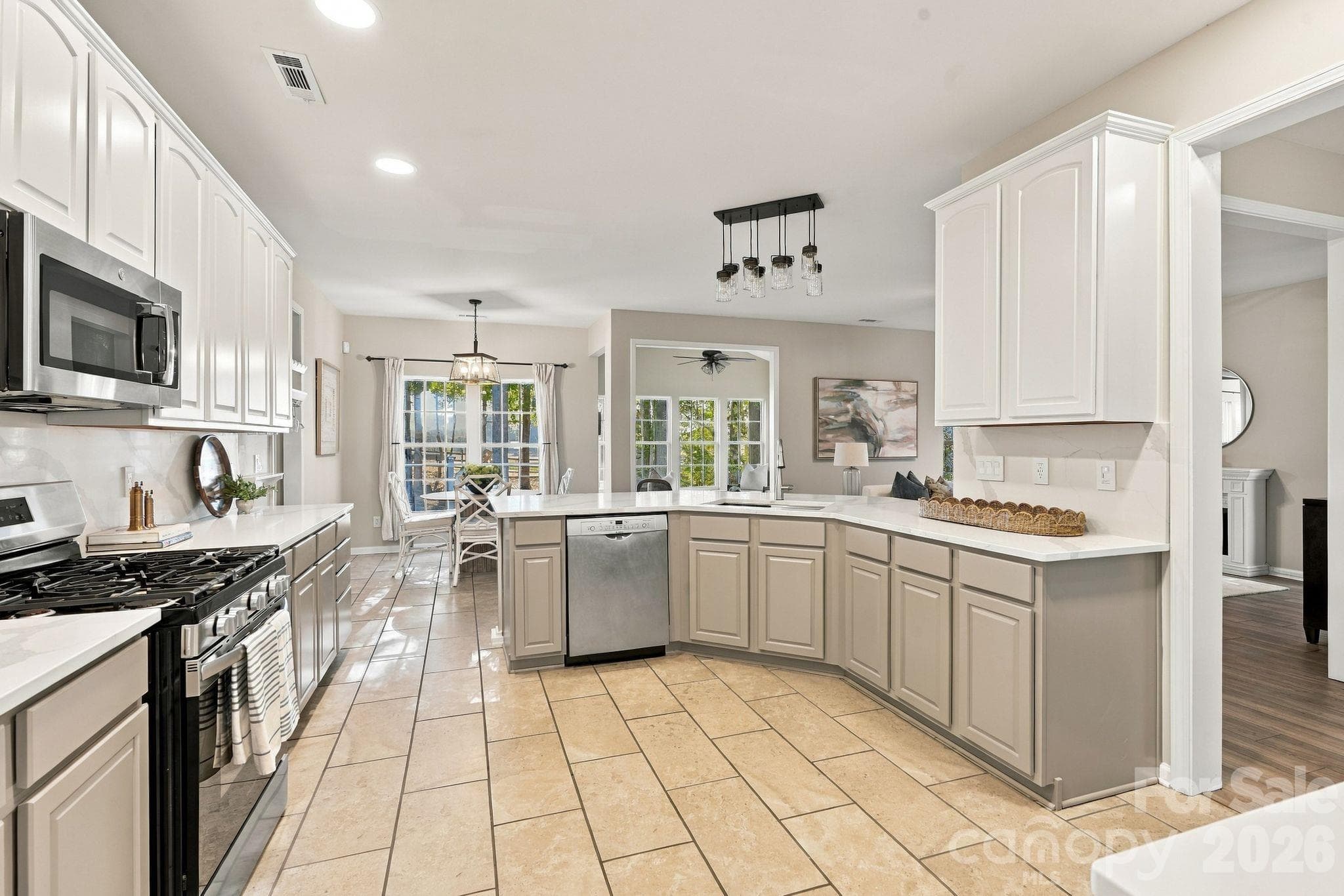 Single Family Residence at 8712 Cool Meadow Drive, Huntersville, photo 7 of 38