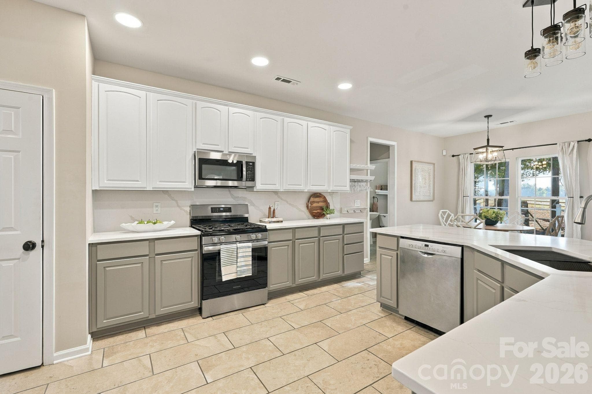 Single Family Residence at 8712 Cool Meadow Drive, Huntersville, photo 8 of 38