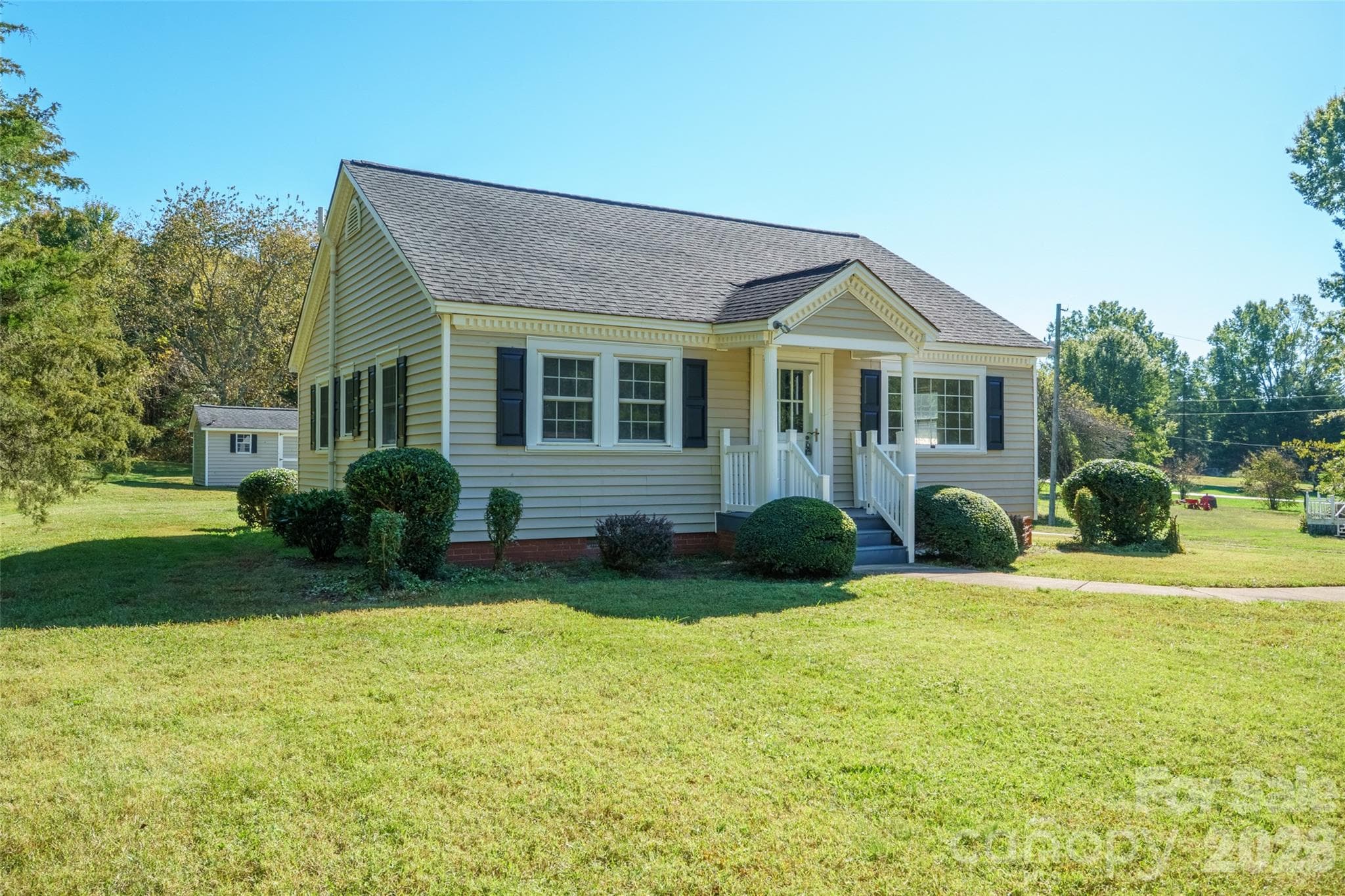 Single Family Residence at 603 Westminster Drive, Statesville, photo 3 of 28