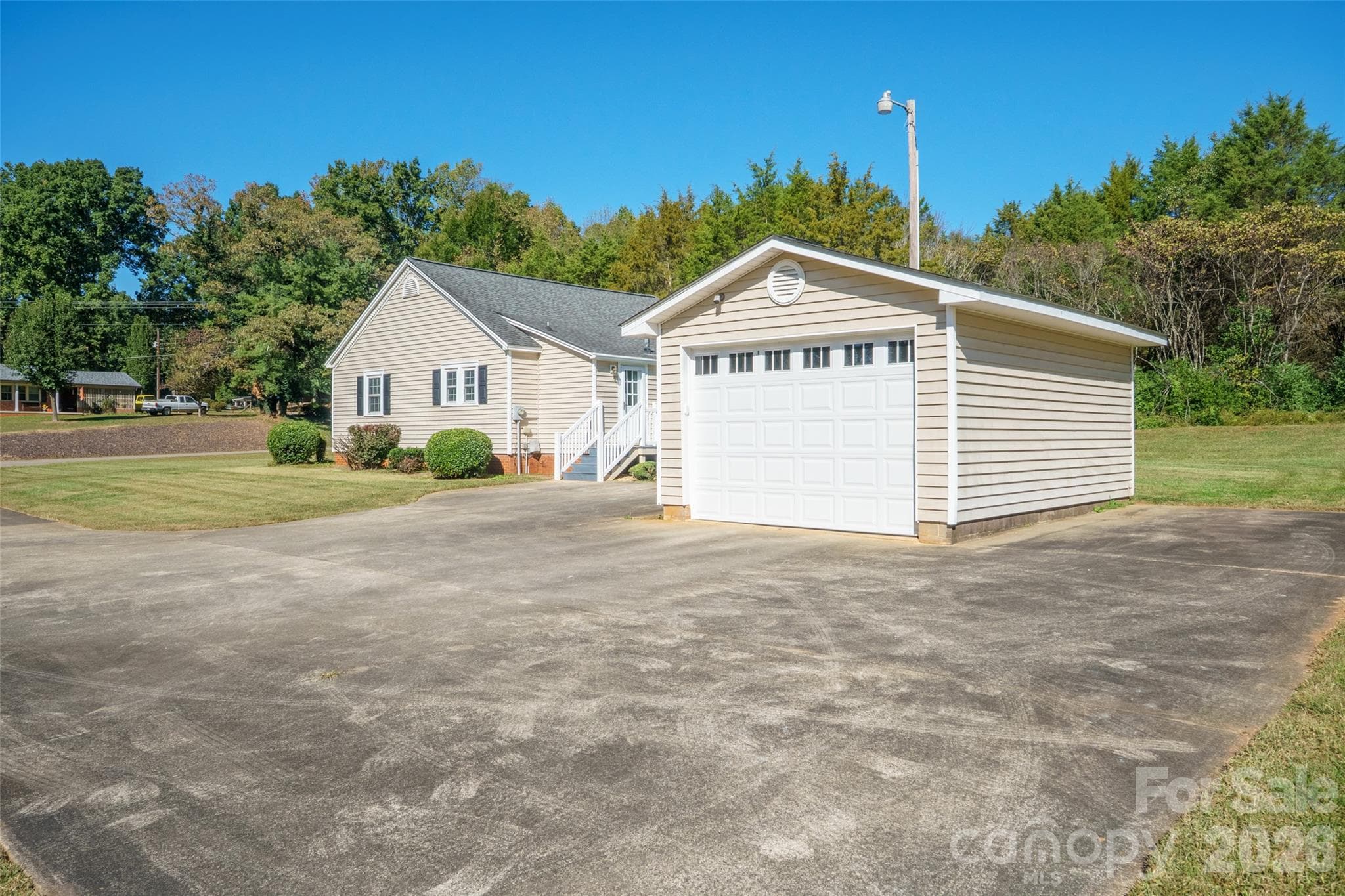 Single Family Residence at 603 Westminster Drive, Statesville, photo 6 of 28