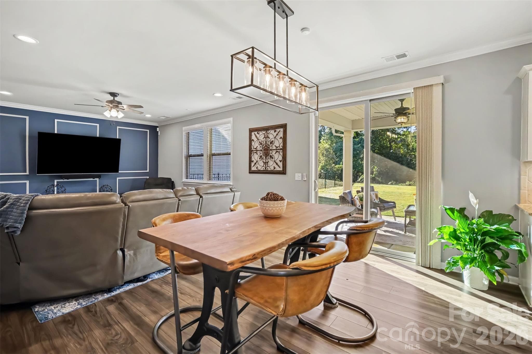 Single Family Residence at 12632 Heath Grove Drive, Huntersville, photo 8 of 37