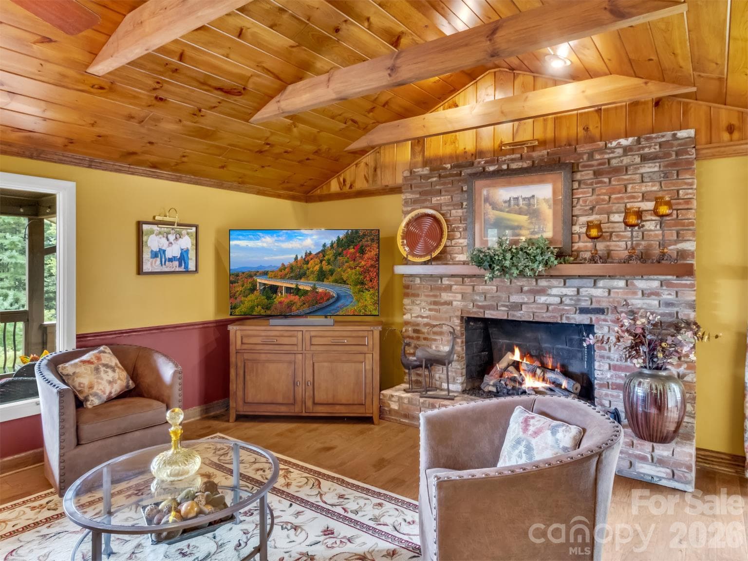 Great Room with Gas fire logs - 91 Worsham Drive, Waynesville