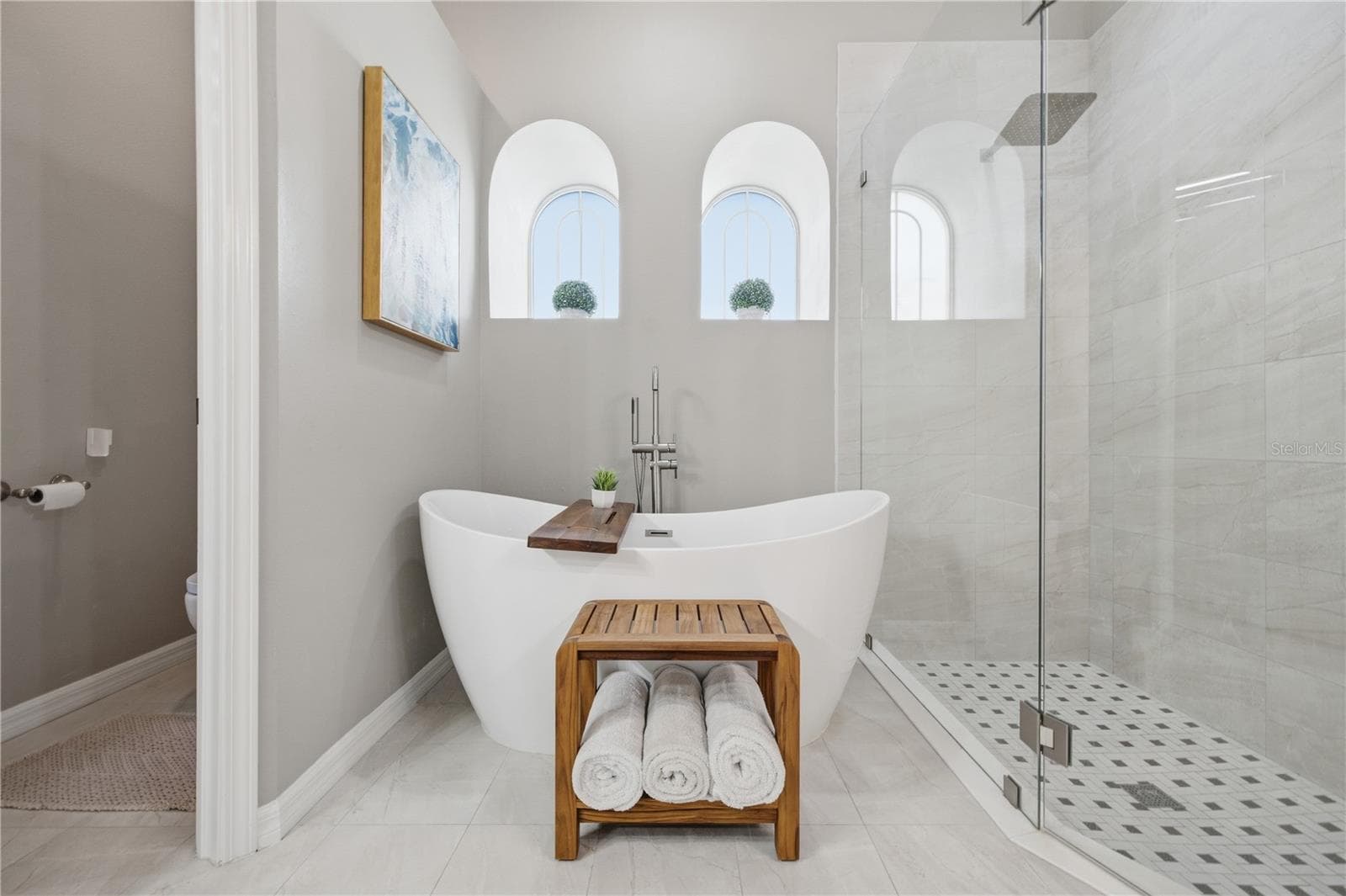 Freestanding Soaking Tub in updated master bath. - 3905 SORREL VINE DR, WESLEY CHAPEL