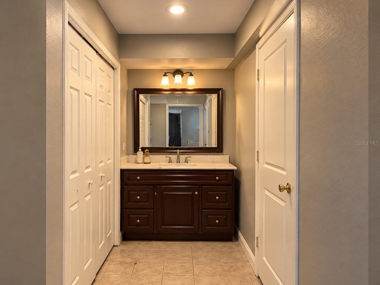 Single Family Residence at 2711 PIONEER RD, ORLANDO, photo 6 of 11